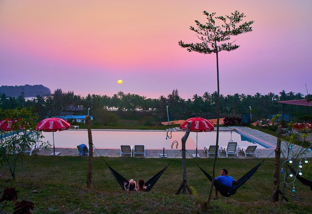 Lover View Pool Bar & Bungalows Ngwesaung Exterior foto