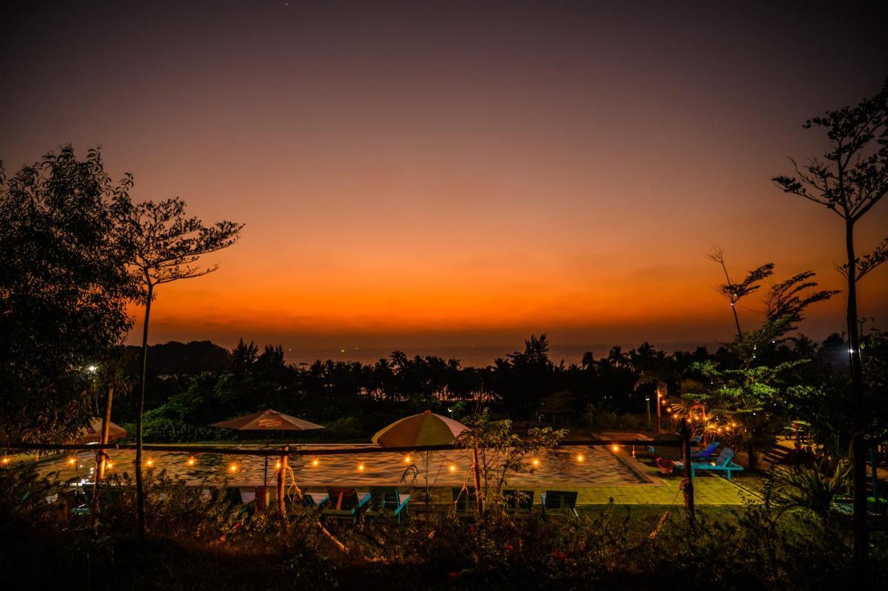 Lover View Pool Bar & Bungalows Ngwesaung Exterior foto