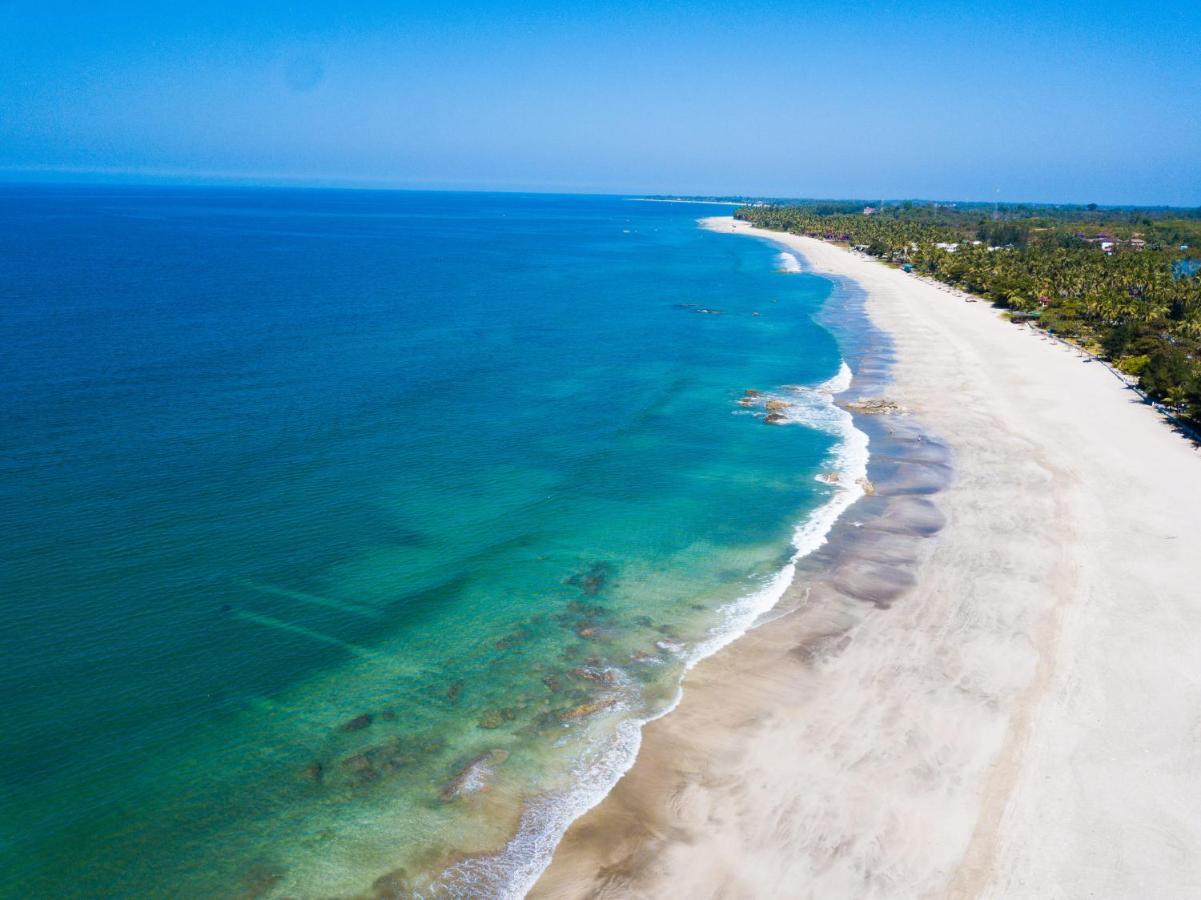 Lover View Pool Bar & Bungalows Ngwesaung Exterior foto